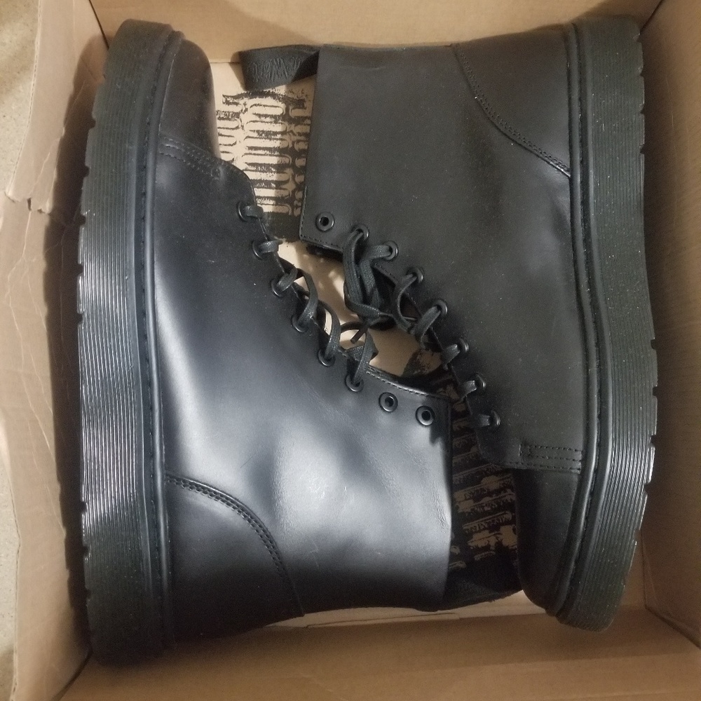 Dr. Martens Talib Brando